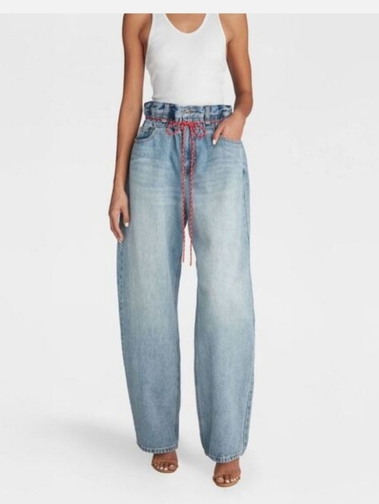 KBB by Kahlana Pants - NWT! KBB by KAHLANA, Barrel Leg 'The Paper Bag Jean', Light Wash, Size 4